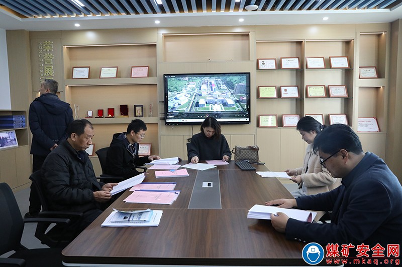 招賢礦業周勇勞模（工匠）創新工作室順利通過集團公司驗收