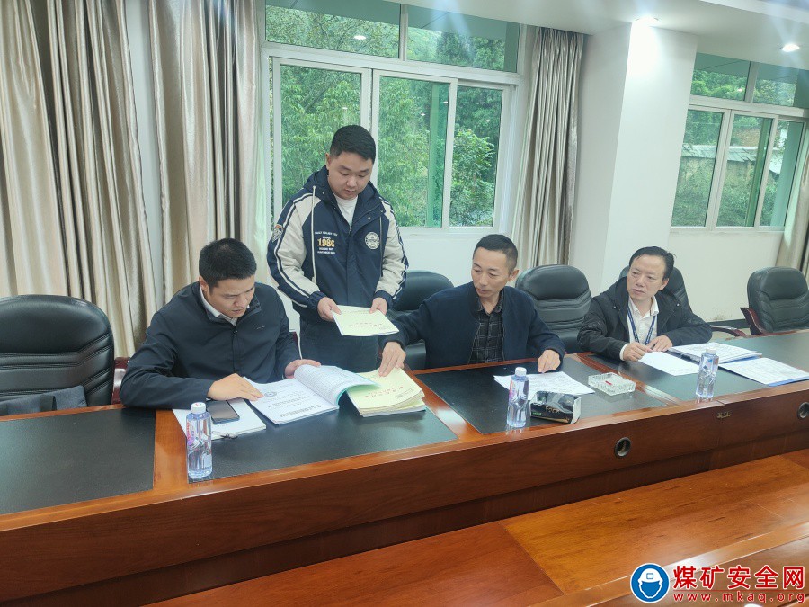 扎實推進職業病防治  守護職工生命健康 ——古藺縣衛健局到觀文煤礦開展職業病防治專項檢查