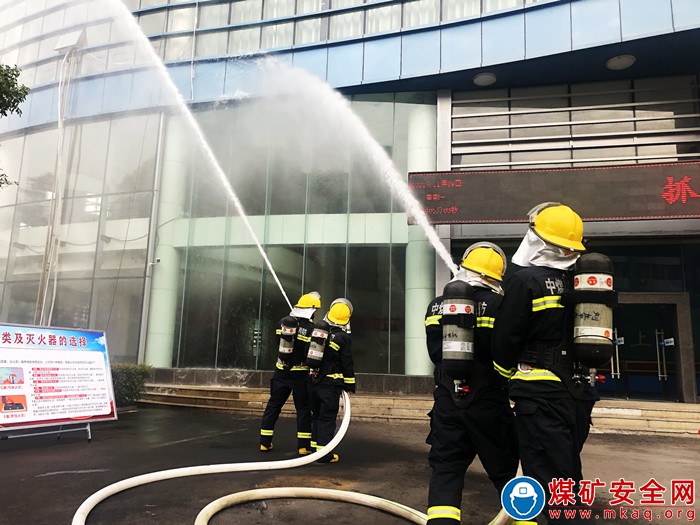 百日安全丨救護大隊開展消防演練和急救知識普及活動