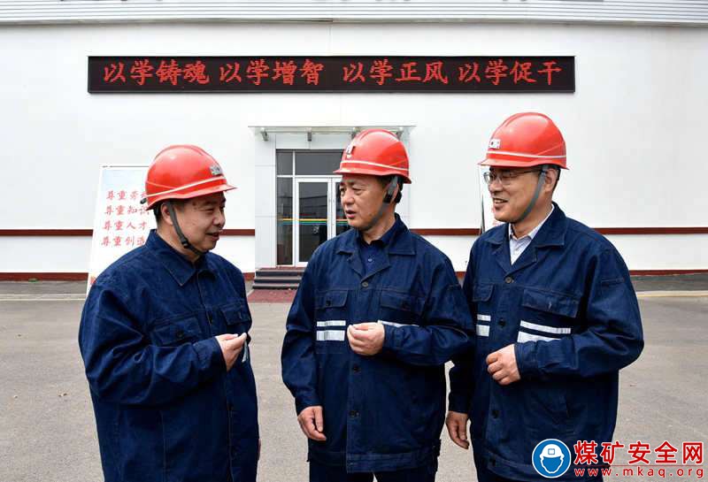 山東能源興隆莊煤礦兌現技能大師全年待遇800余萬