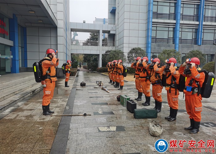 中煤新集公司救護大隊：參加劉莊煤礦應急演練 筑牢安全防線