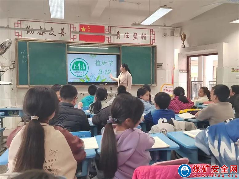 安徽廬江：郭河鎮中心小學開展植樹節活動