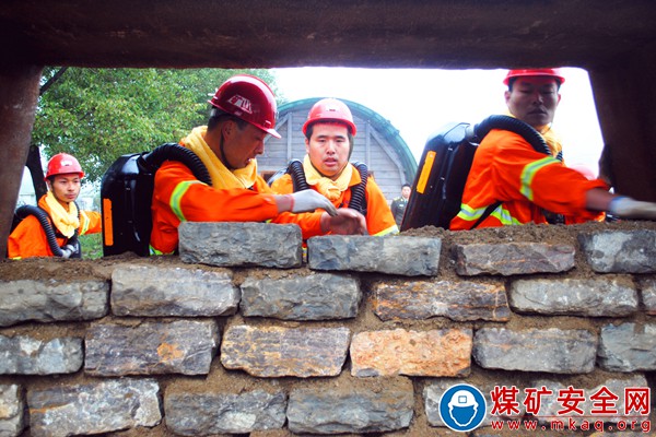 新集救護隊：開展標準化自查 提升標準化建設能力