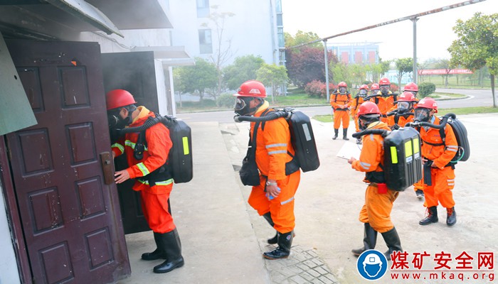 中煤新集救護隊：以練為戰強素質 盡職盡責保安全